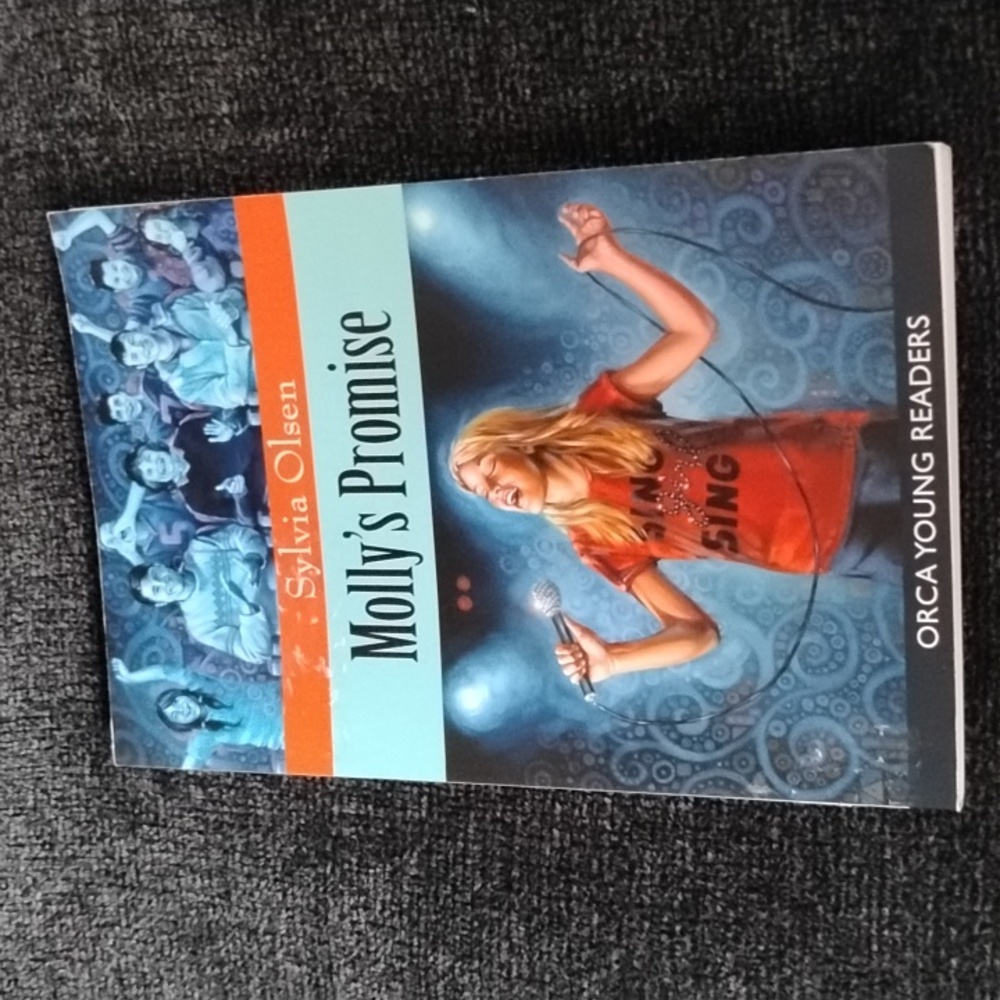 Molly's Promise Paperback Sylvia Olsen